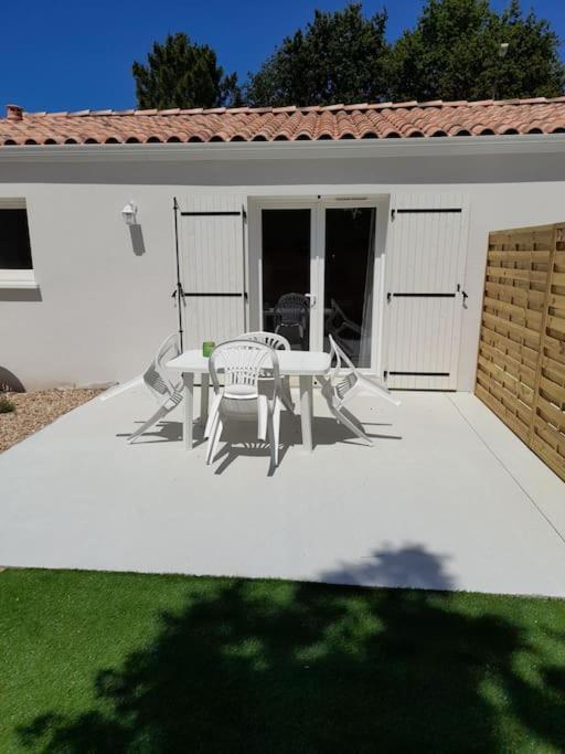 Le Logis De Gatseau Apartment Les Mathes Exterior photo